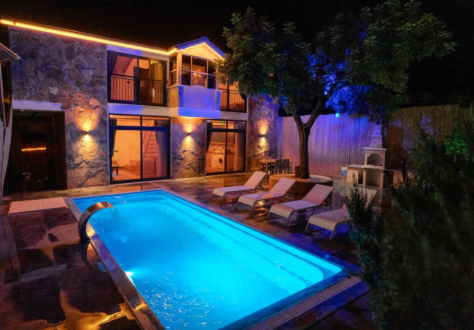 Antalya Demre'de Çekirdek Ailelere Uygun, Özel Havuzlu, Şık Villa-43174