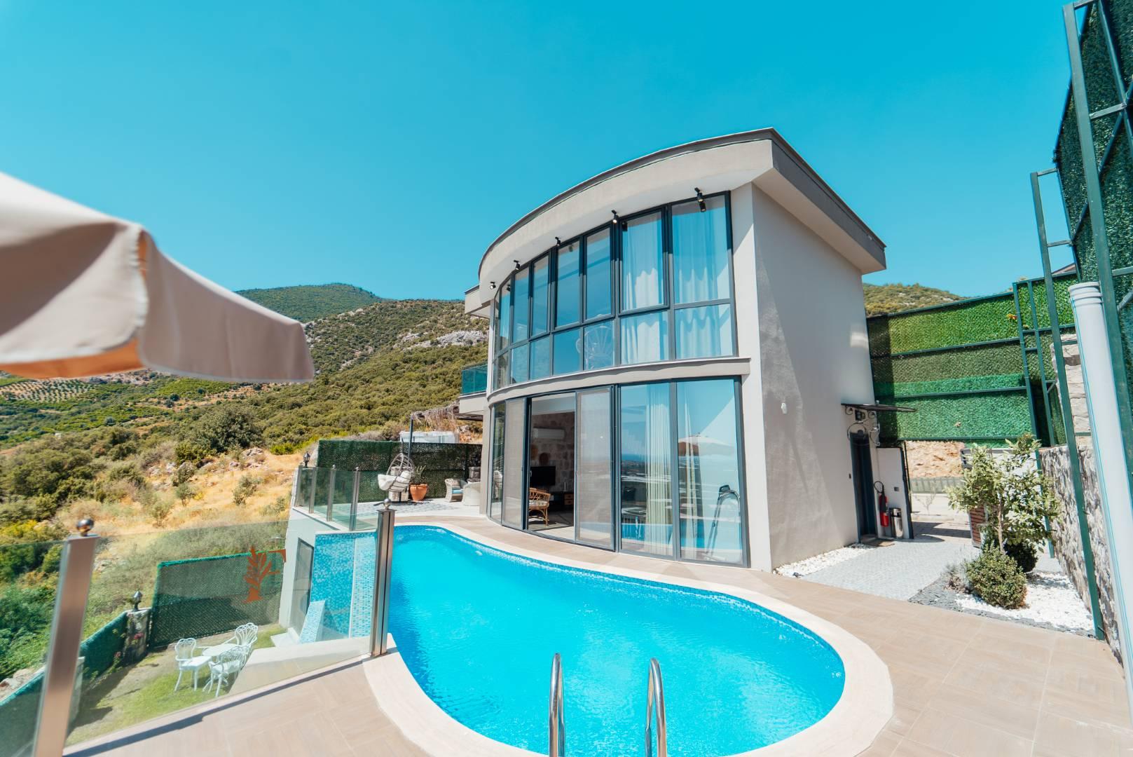 Antalya Finike'de Sakin Konumda, Özel Havuzlu, Modern Villa-43338