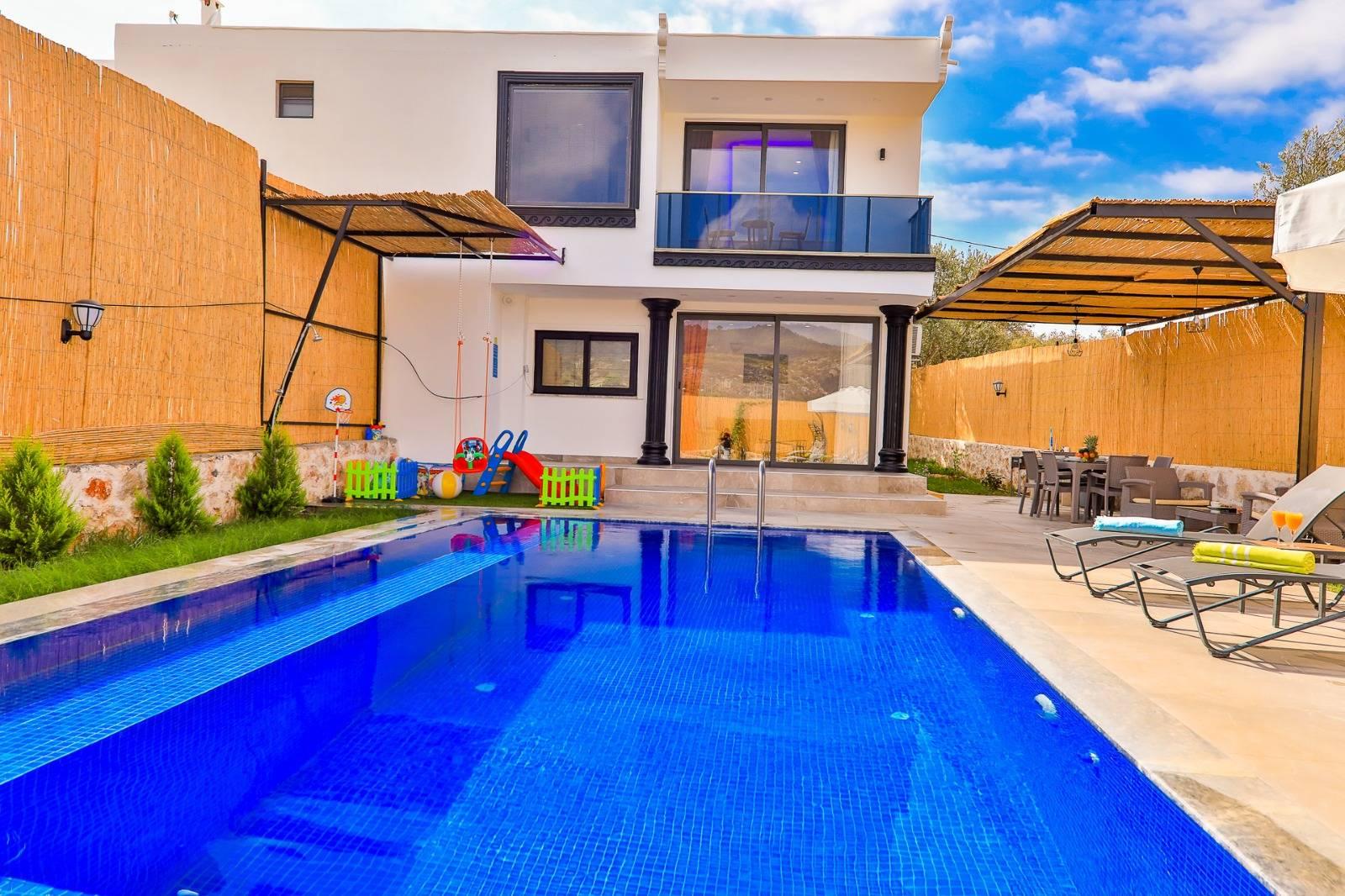 Kaş Gelemiş'te Çekirdek Ailelere Uygun, Özel Havuzlu, Jakuzili Villa-43271