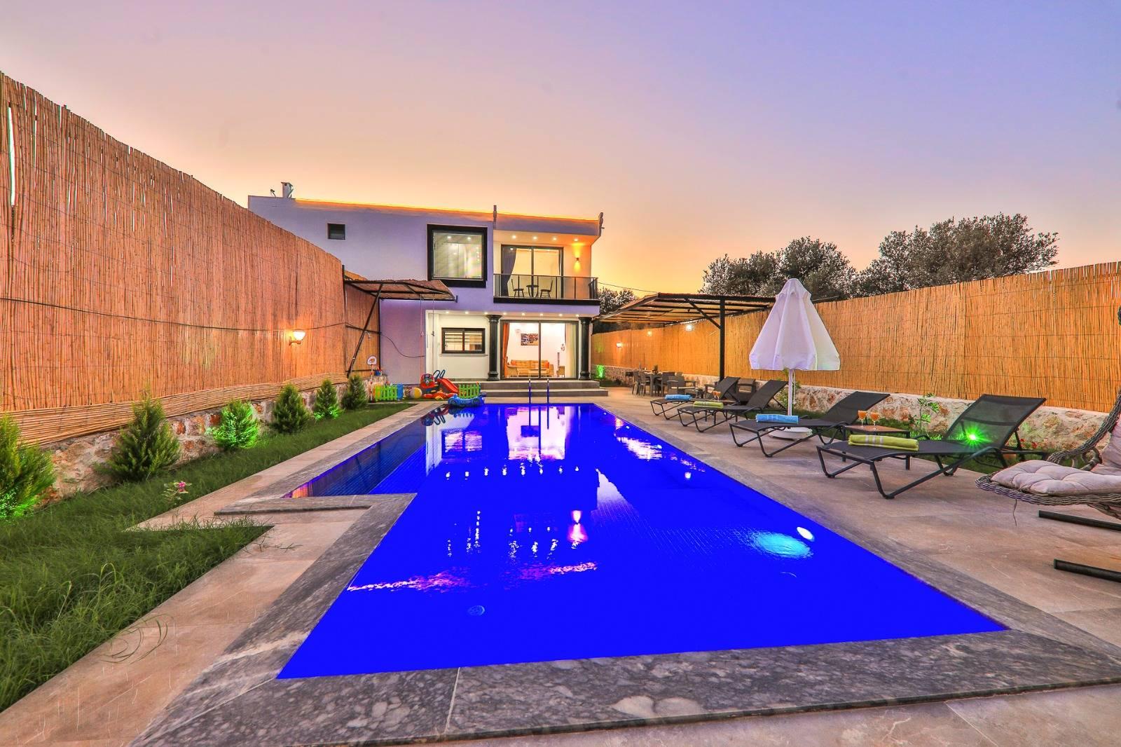 Kaş Gelemiş'te Çekirdek Ailelere Uygun, Özel Havuzlu, Jakuzili Villa-43271