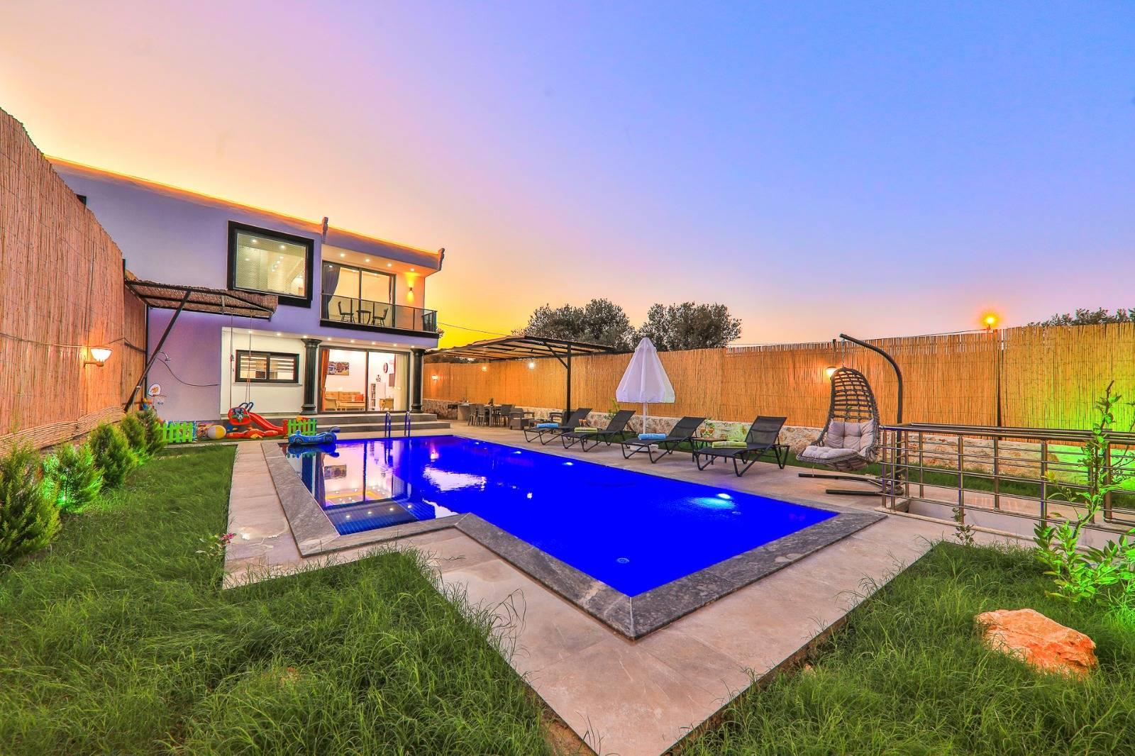 Kaş Gelemiş'te Çekirdek Ailelere Uygun, Özel Havuzlu, Jakuzili Villa-43271