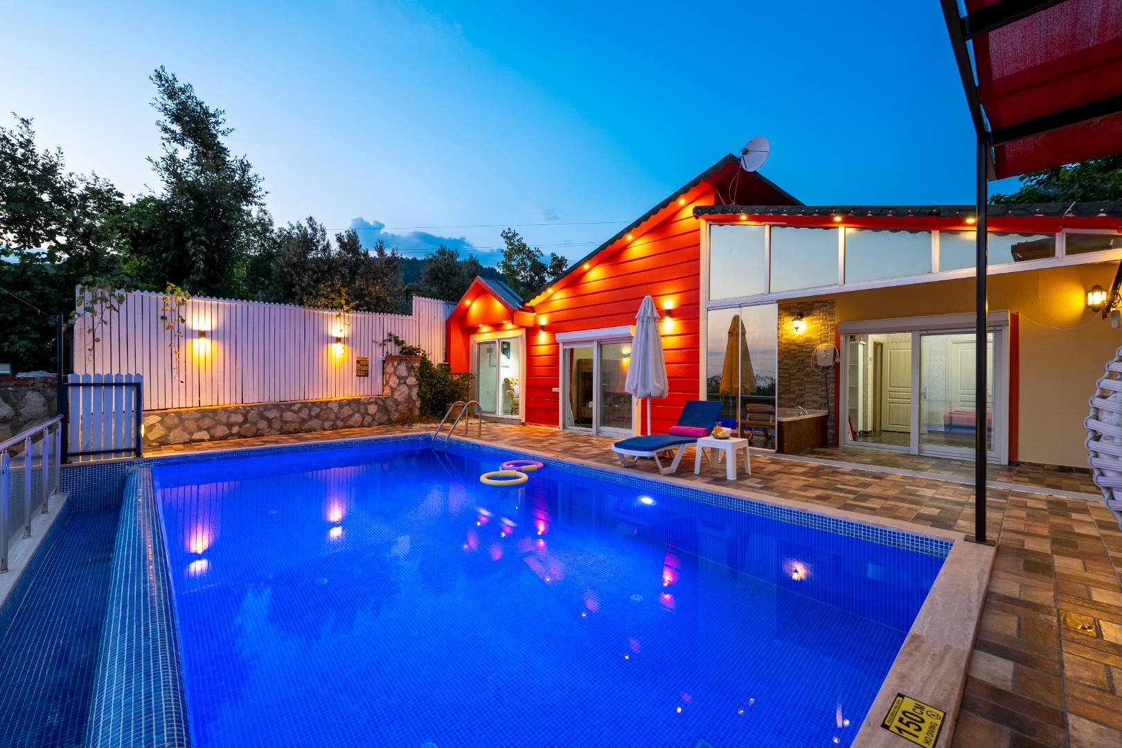Antalya Kaş'ta Doğa İçerisinde, Özel Havuzlu, Kiralık Balayı Villası