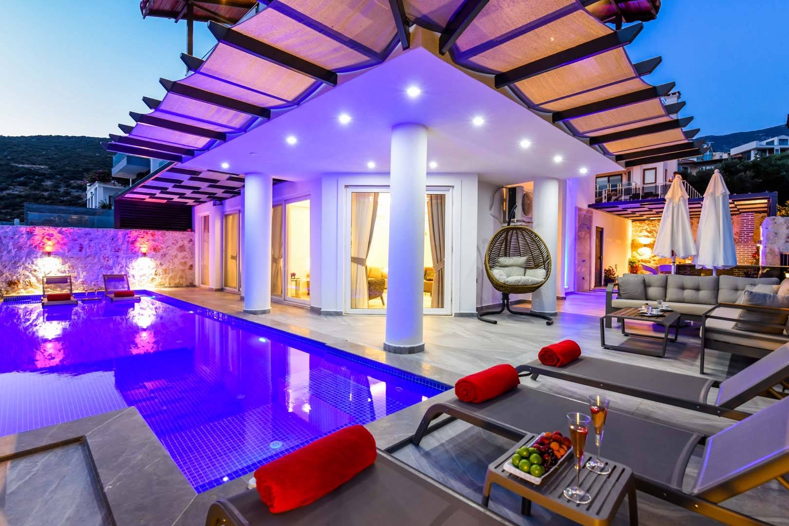 Kaş Kalkan'da Deniz Ve Doğa Manzaralı, Özel Havuzlu, Modern Villa