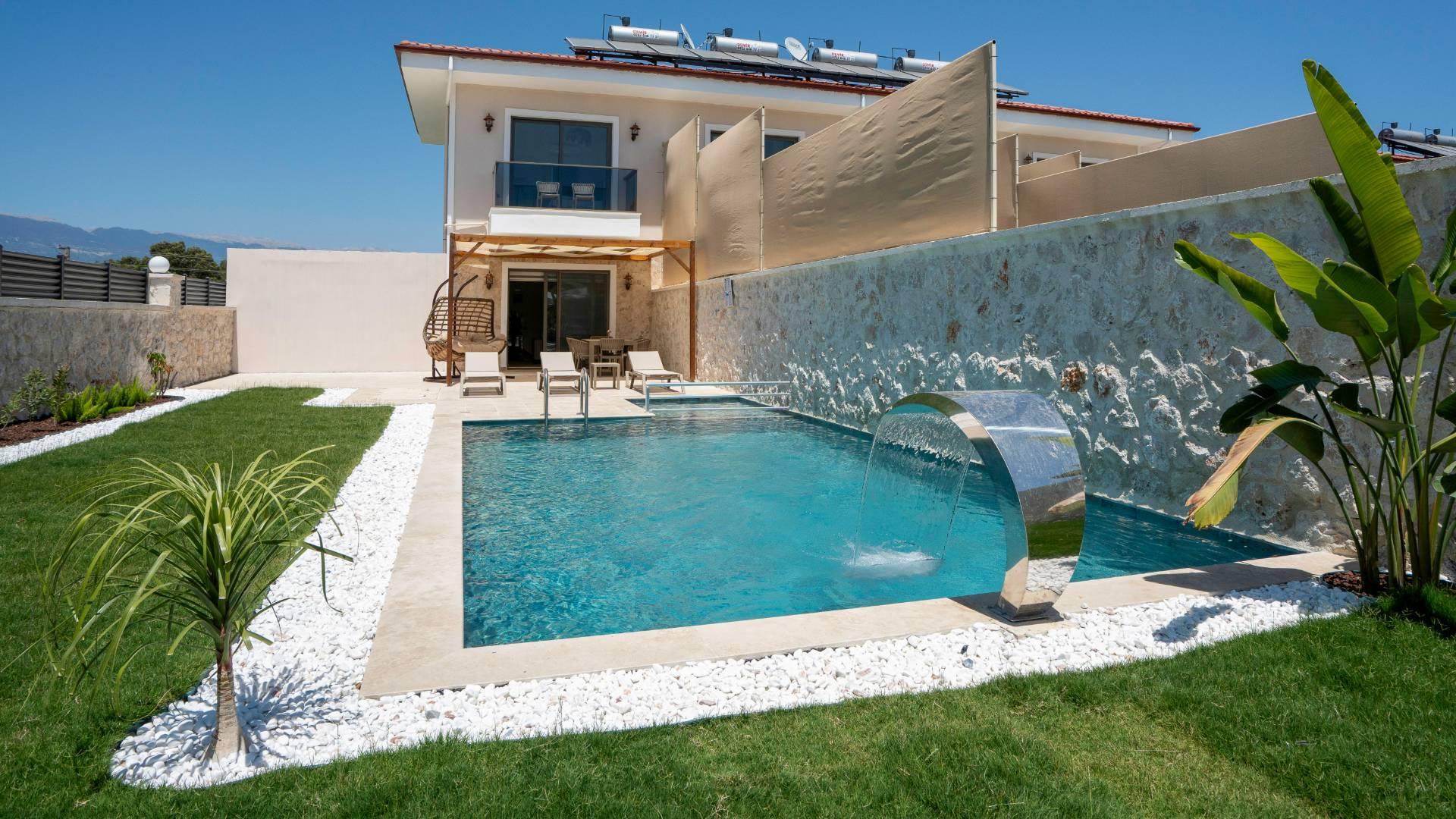Kaş Kasaba'da Huzurlu Konumda, Özel Havuzlu, Konforlu Villa-43441
