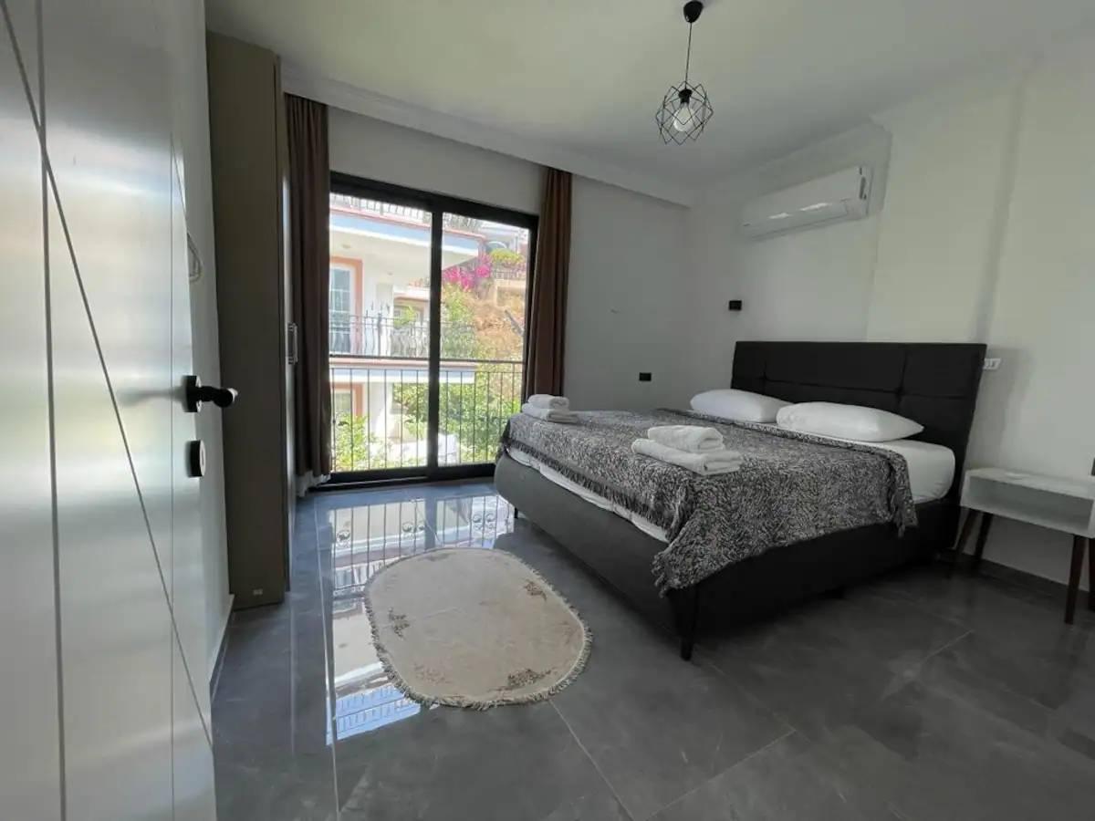 Kaş Andifli'de Merkezi Konumda, Geniş Bahçeli, Konforlu Suit-32755