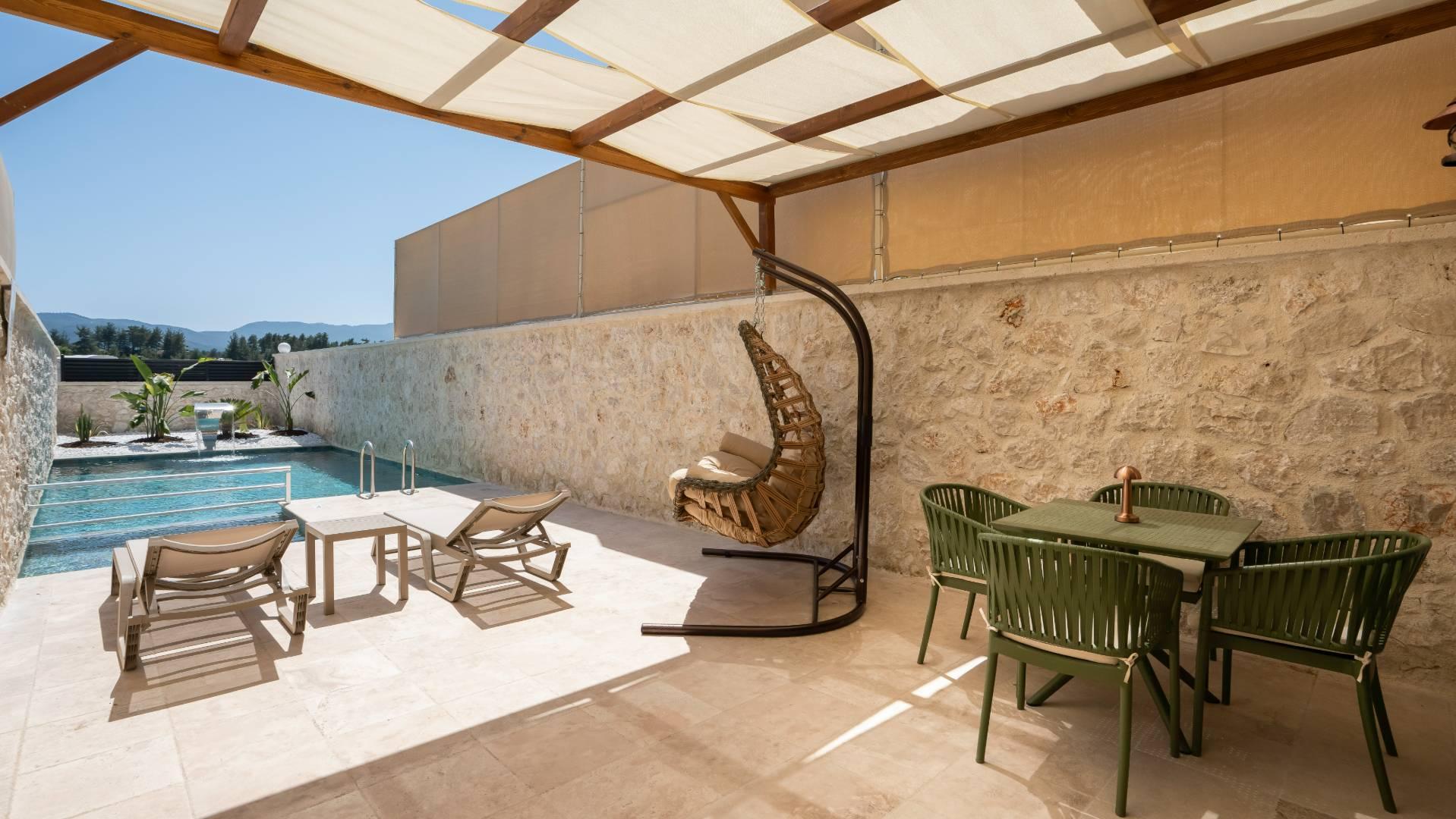 Kaş Kasaba'da Tesis İçerisinde, Özel Havuzlu, Balayı Villası-43440
