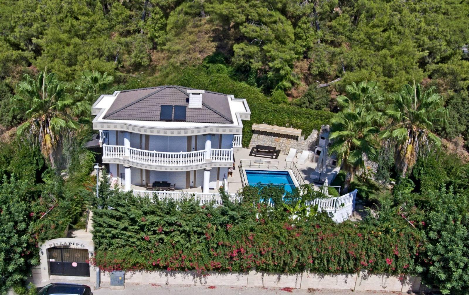 Antalya Kemer'de Denize Yakın, Özel Havuzlu, Muhafazakar Villa-16807