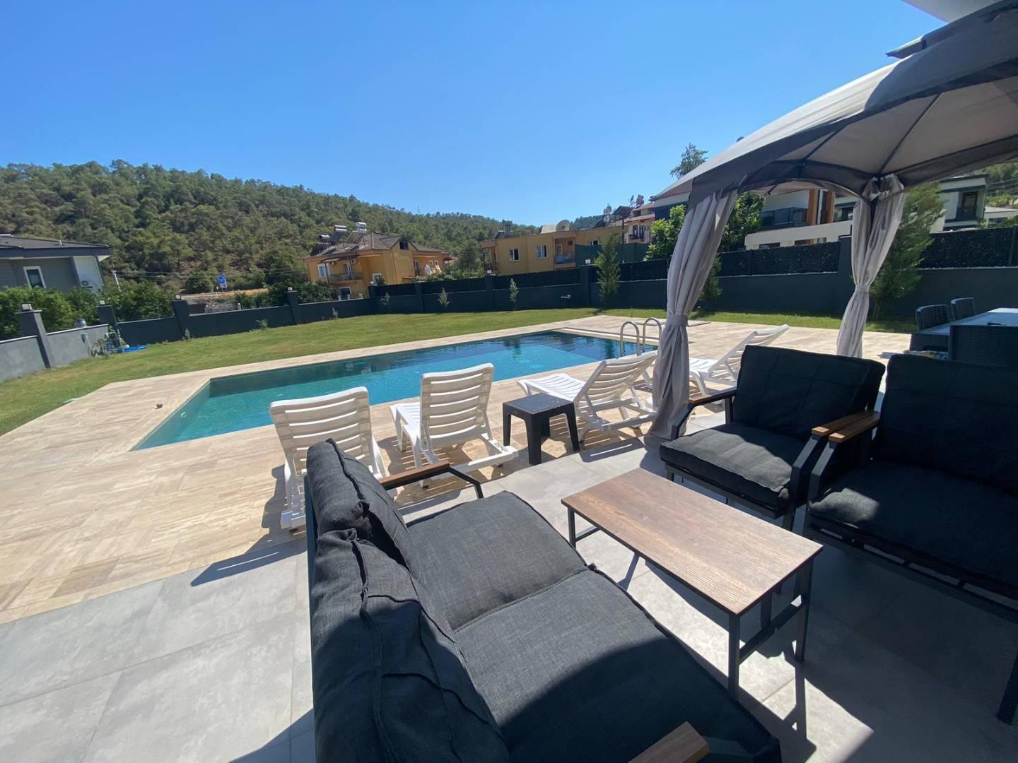 Antalya Kemer'de Doğa İle İç İçe, Özel Havuzlu, Modern Tasarımlı Villa-37676