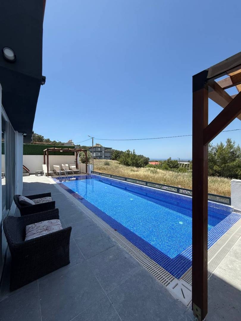 Antalya Kumluca'da Kalabalık Aileler İçin, Özel Havuzlu, Şık Villa