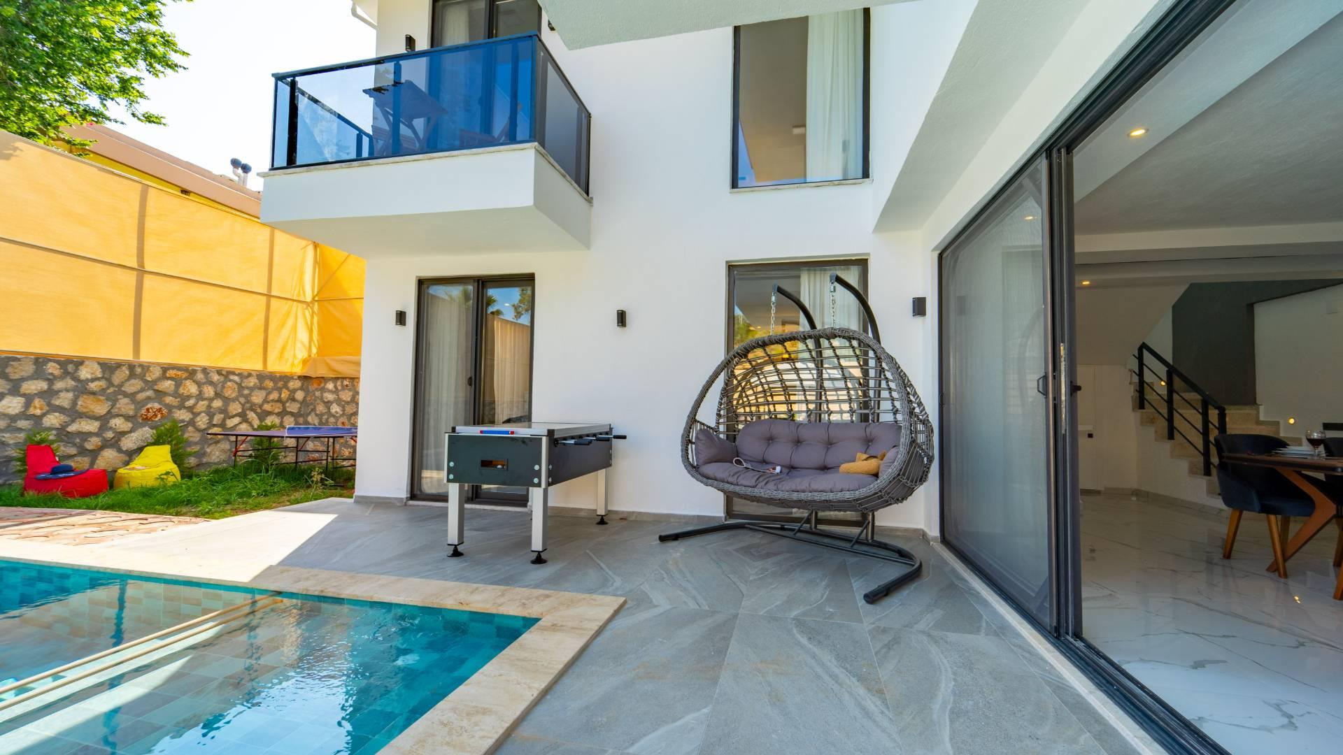 Kaş Gelemiş'te Merkezi Konumda, Özel Havuzlu, Lüks Villa-43437