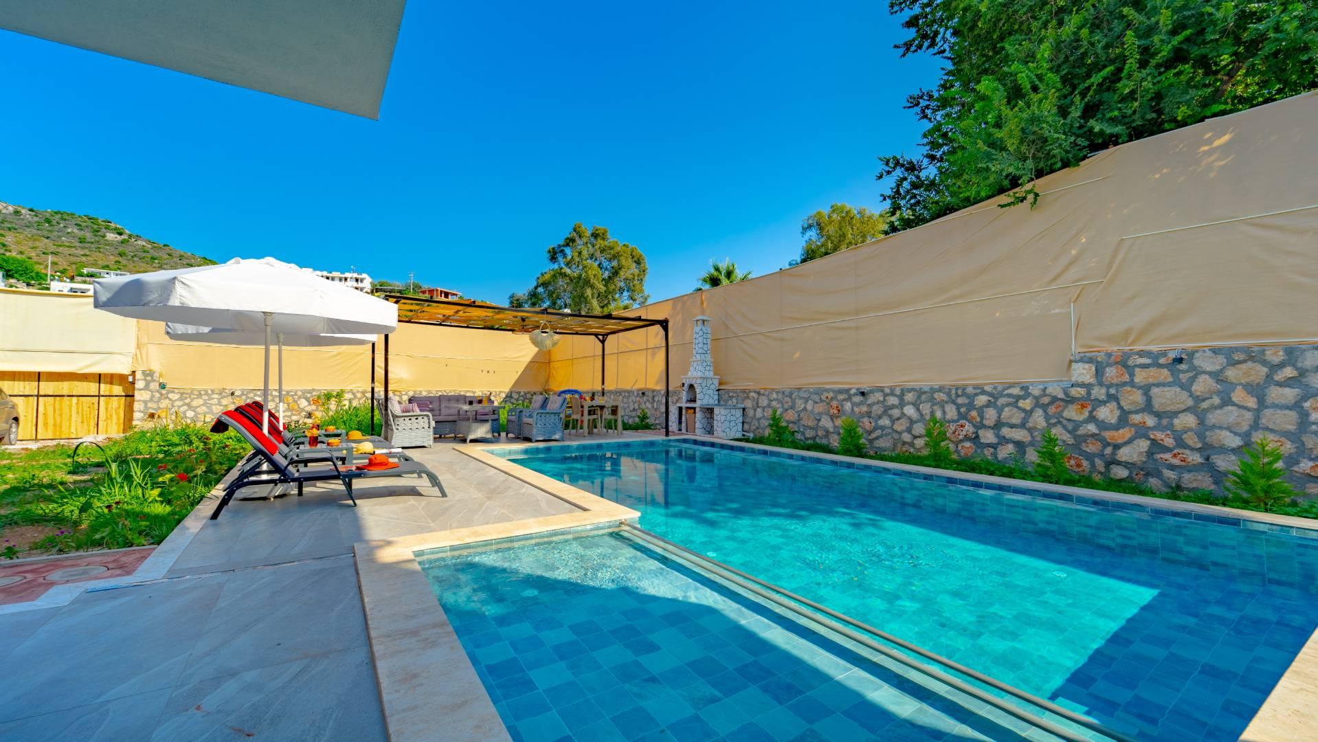 Kaş Gelemiş'te Merkezi Konumda, Özel Havuzlu, Lüks Villa-43437