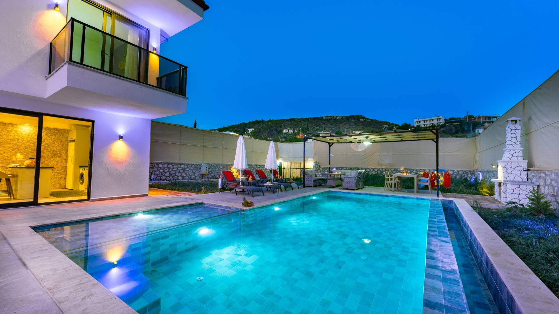 Kaş Gelemiş'te Merkezi Konumda, Özel Havuzlu, Lüks Villa