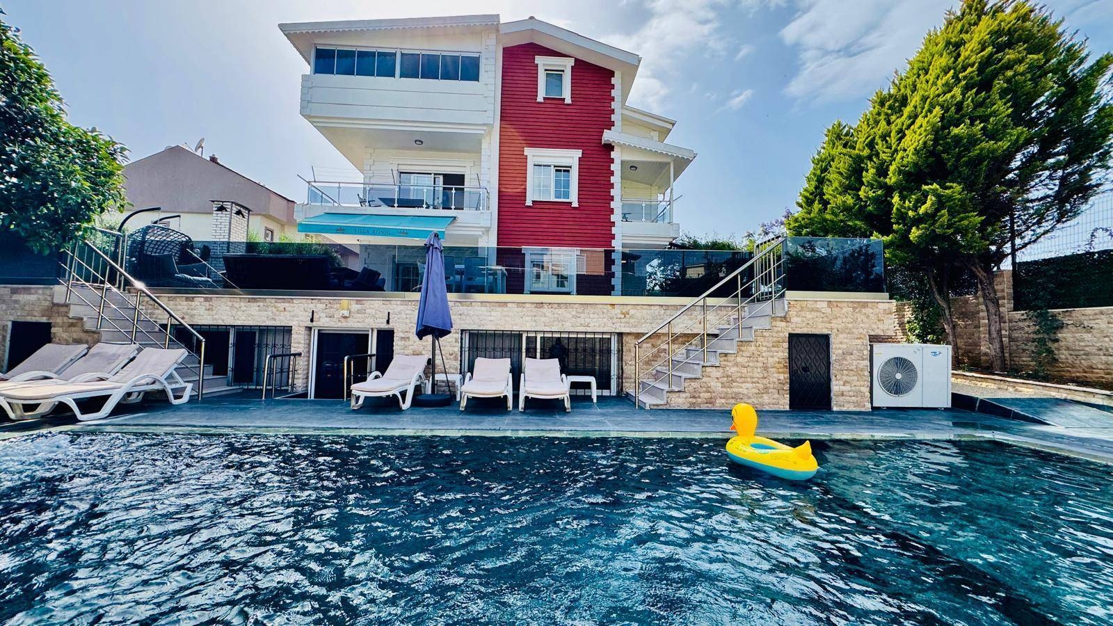 Antalya Serik'te Muhteşem Doğa İçerisinde, Özel Havuzlu, Şık Villa