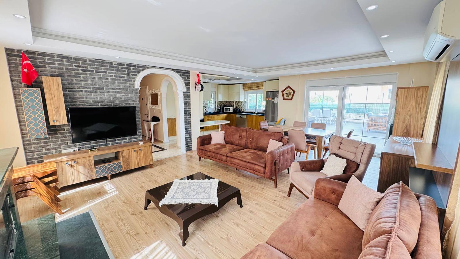 Antalya Serik'te Muhteşem Doğa İçerisinde, Özel Havuzlu, Şık Villa-21463