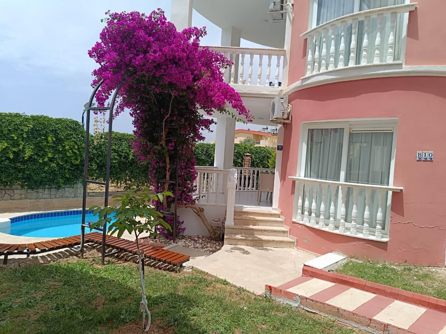 Aydın Didim'de Doğa İçerisinde, Özel ve Ortak Havuzlu, Konforlu Villa-17671