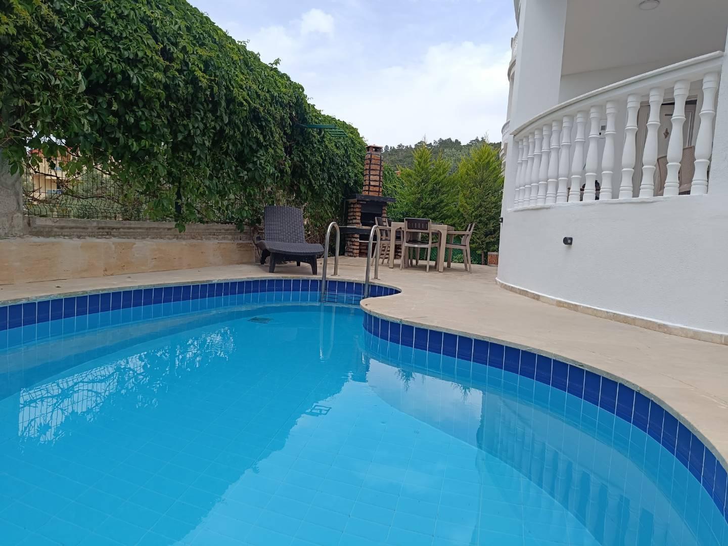 Aydın Didim'de Doğa İçerisinde, Özel ve Ortak Havuzlu, Konforlu Villa-17671