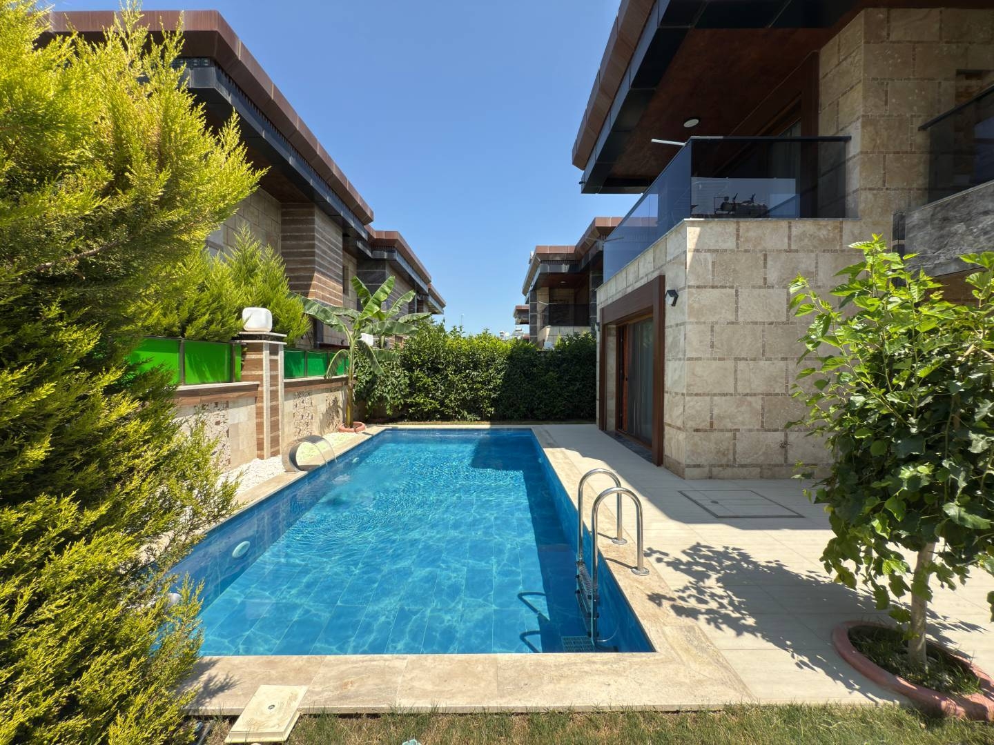 Aydın Kuşadası'nda Huzurlu Doğada, Özel Havuzlu, Konforlu Villa