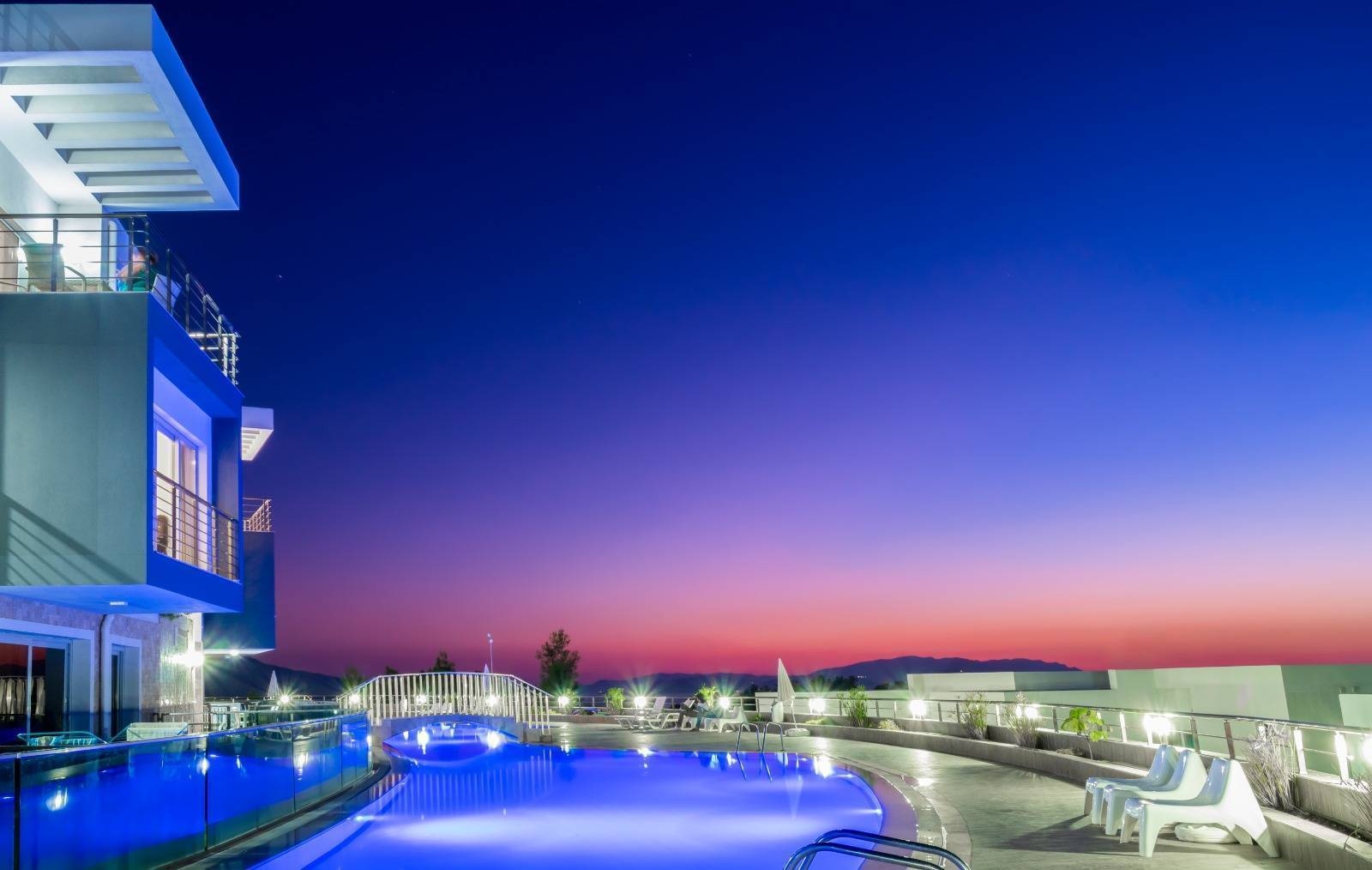 Aydın Kuşadası'nda Muhteşem Doğada, Ortak Havuzlu, Konforlu Tatil Evi