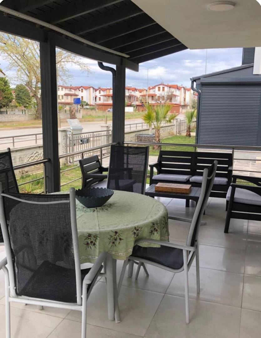 Ayvalık Altınova'da Site İçerisinde, Denize Yakın, Kiralık Villa