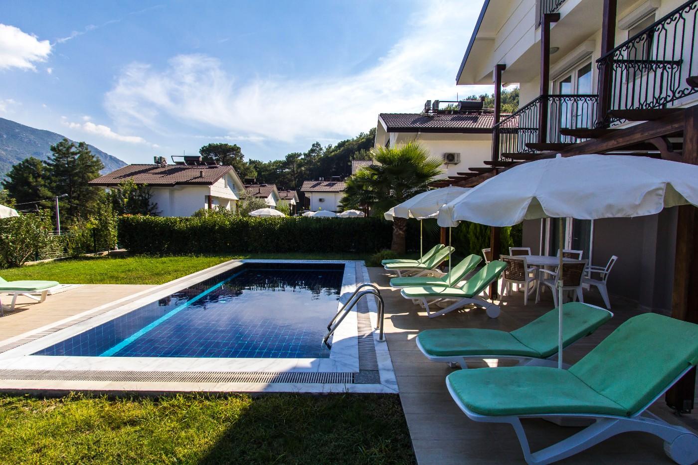 Fethiye Ölüdeniz'de Denize ve Plaja Yakın, Özel Havuzlu, Bahçeli Villa-14055
