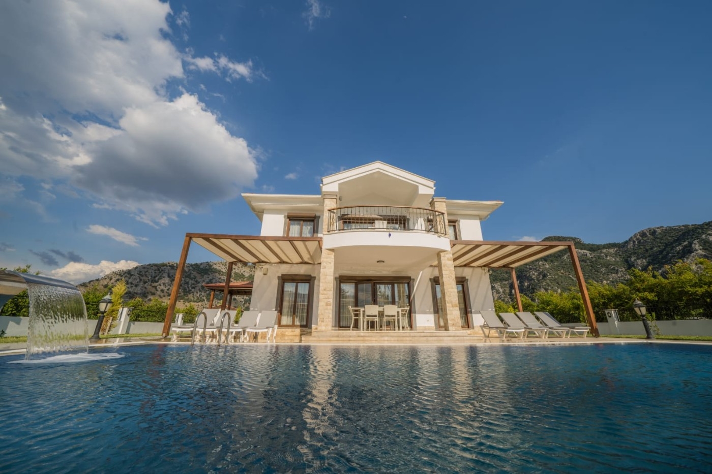 Muğla Ortaca'da Muhteşem Doğa Manzaralı, Özel Havuzlu, Lüks Villa