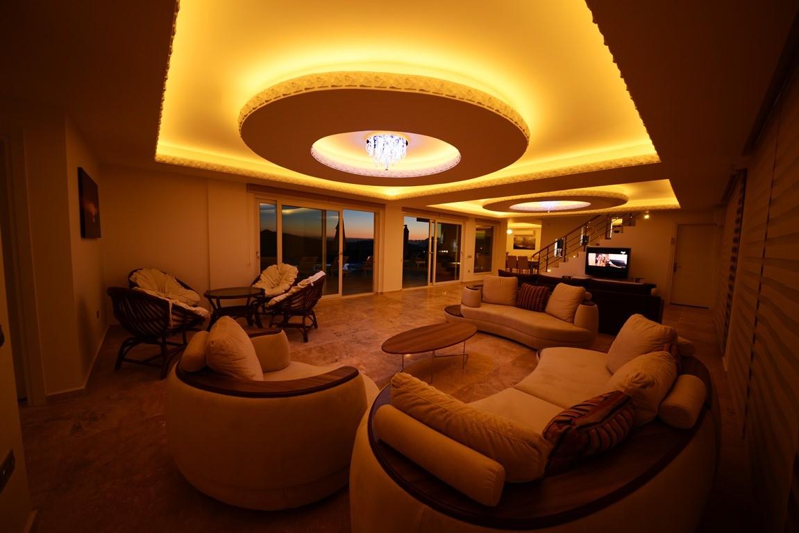 Kaş Bezirgan'da Muhteşem Deniz Manzaralı, Özel Havuzlu, Modern Villa-14089