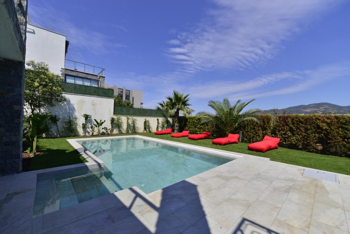 Bodrum Yalıkavak'ta Plaja Yakın Konumda, Özel Havuzlu, Kiralık Villa-15867