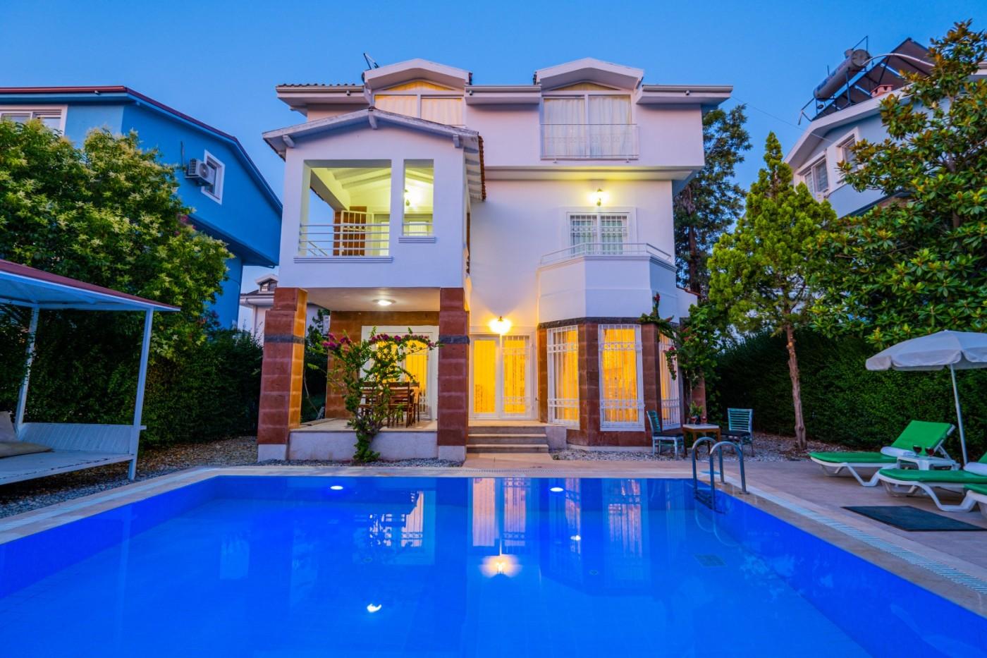 Fethiye Foça'da Doğa İle İç İçe, Özel Havuzlu, 5+1 Ferah Villa-21807
