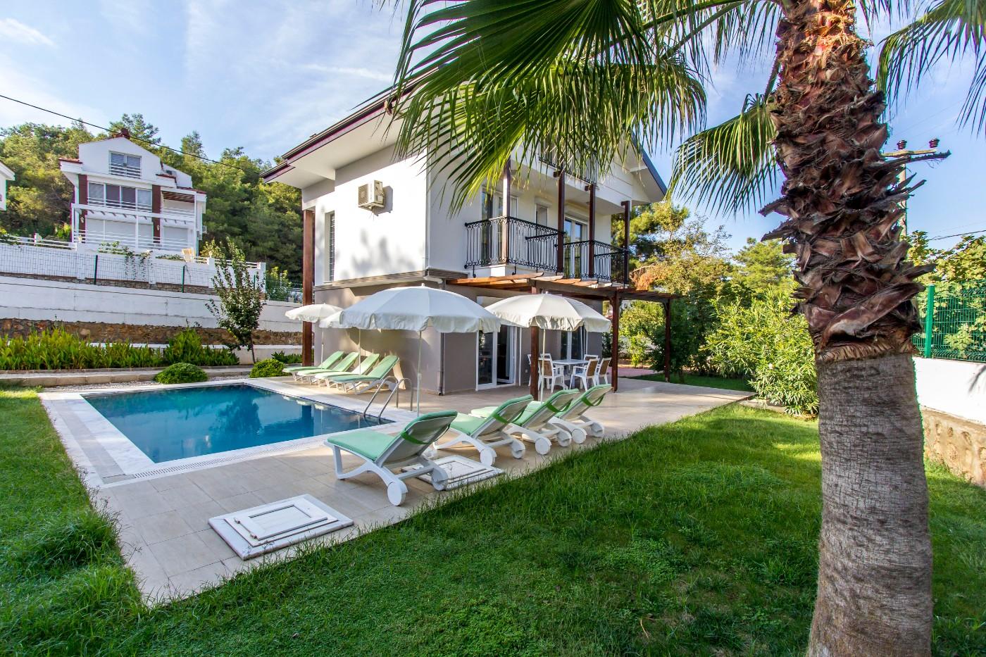 Fethiye Ölüdeniz'de Geniş Alanlara Sahip, Özel Havuzlu, Lüks Villa-14051