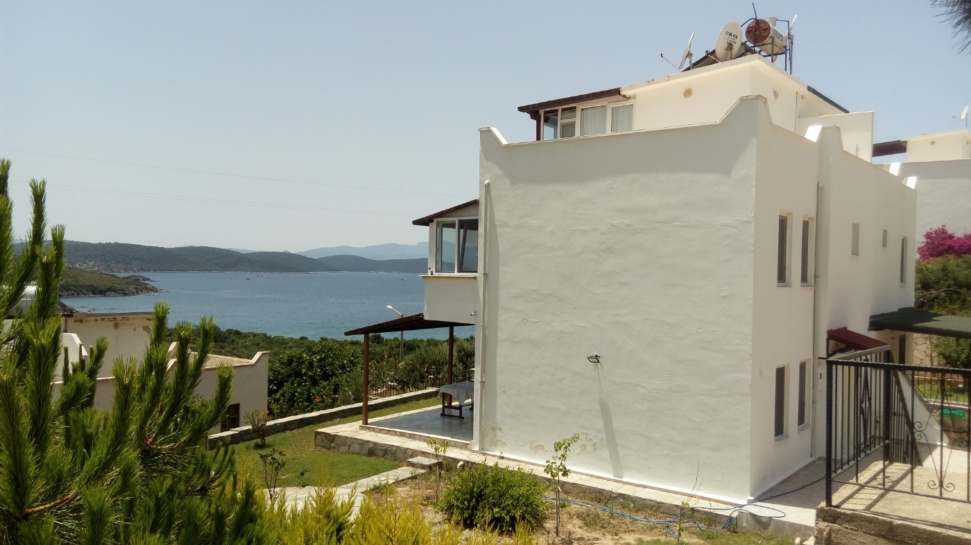Muğla Milas'ta Özel Plajlı, Deniz Manzaralı, Bahçeli, 4+1 Villa