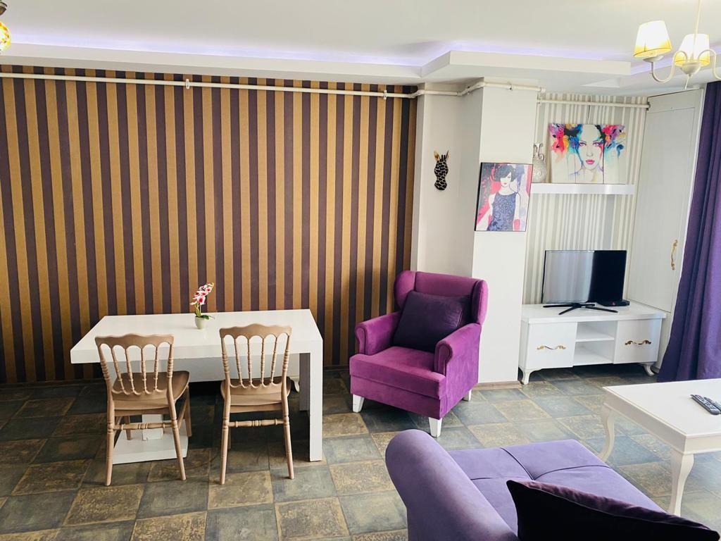 Konyaaltı Gürsu'da Nezih Konumda, Plaja Yakın, Kiralık Suit-16505