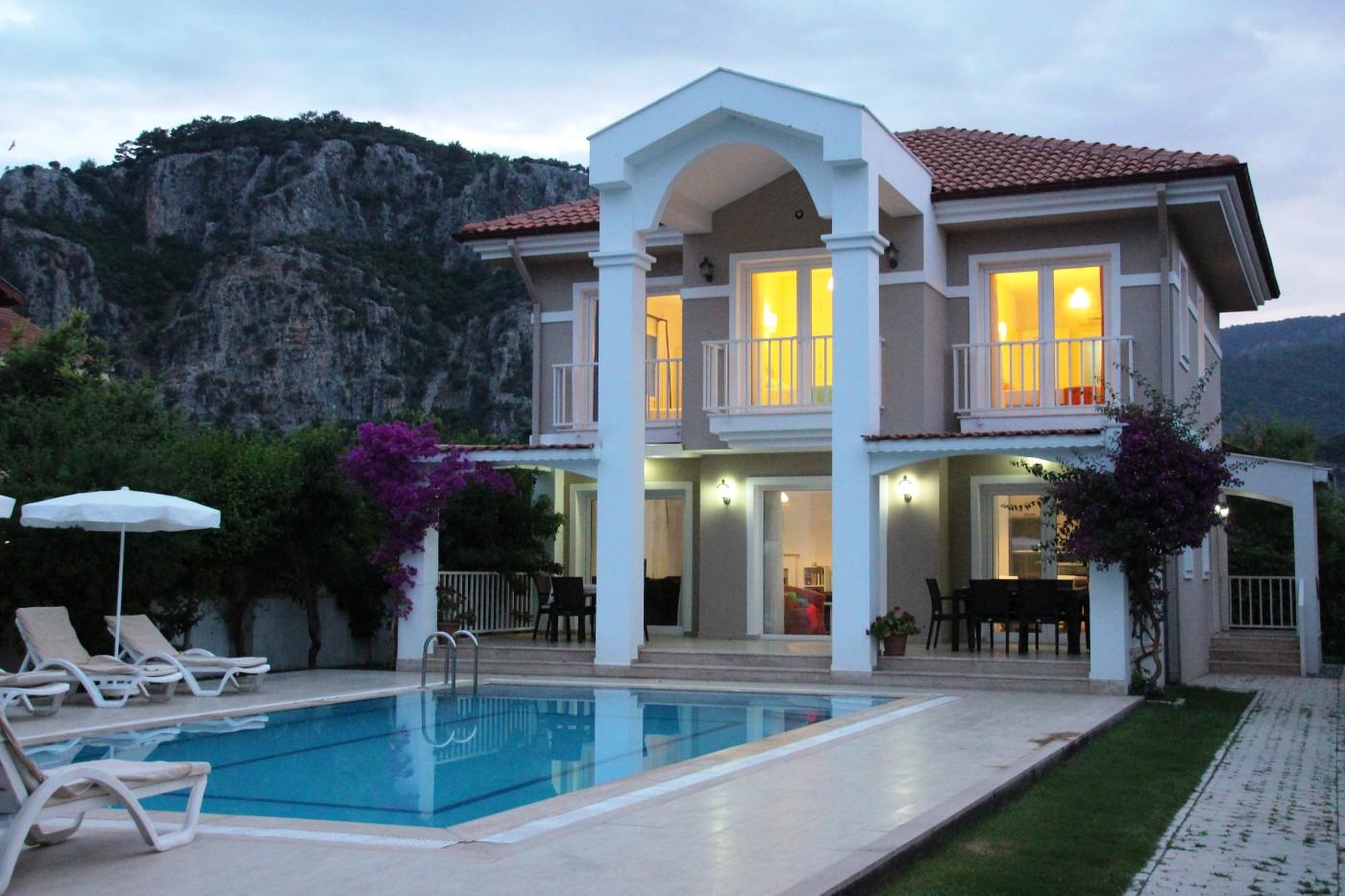 Dalyan'da Sakin Konumda, Özel Havuz ve Bahçeli, Müstakil, Şık Villa-17624