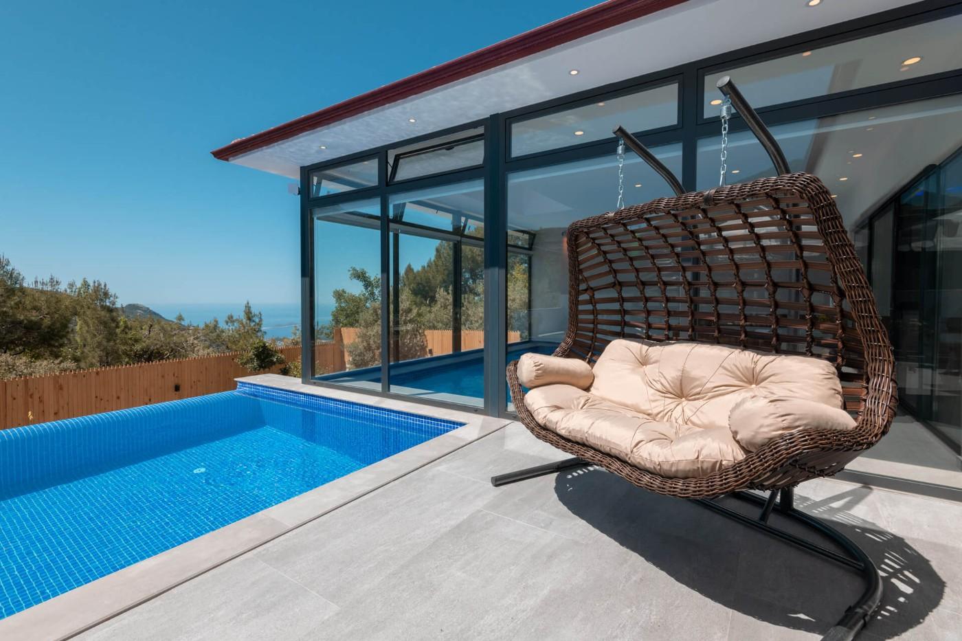 Kaş İslamlar'da Huzurlu Doğada, Açık ve Kapalı Havuzlu, Kiralık Villa-21217