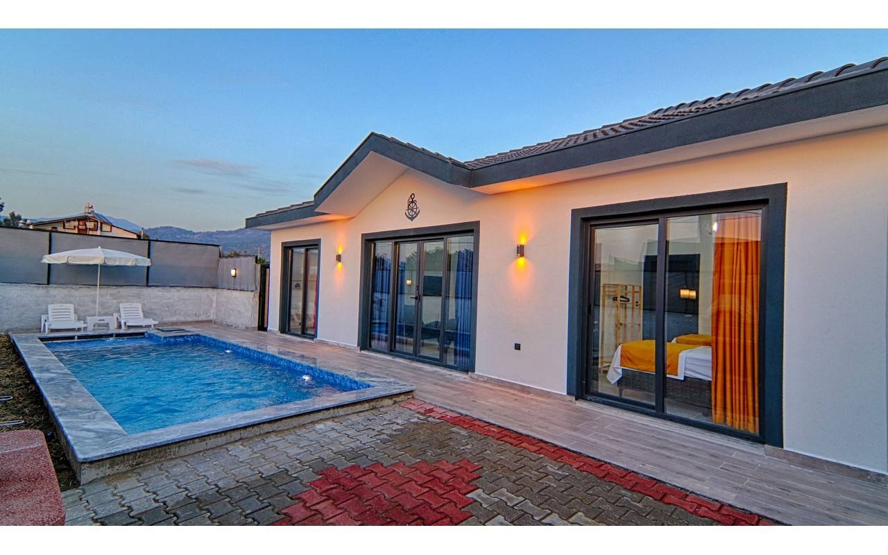 Fethiye Çiftlik'te Bahçeli, Özel Havuzlu, Modern Villa