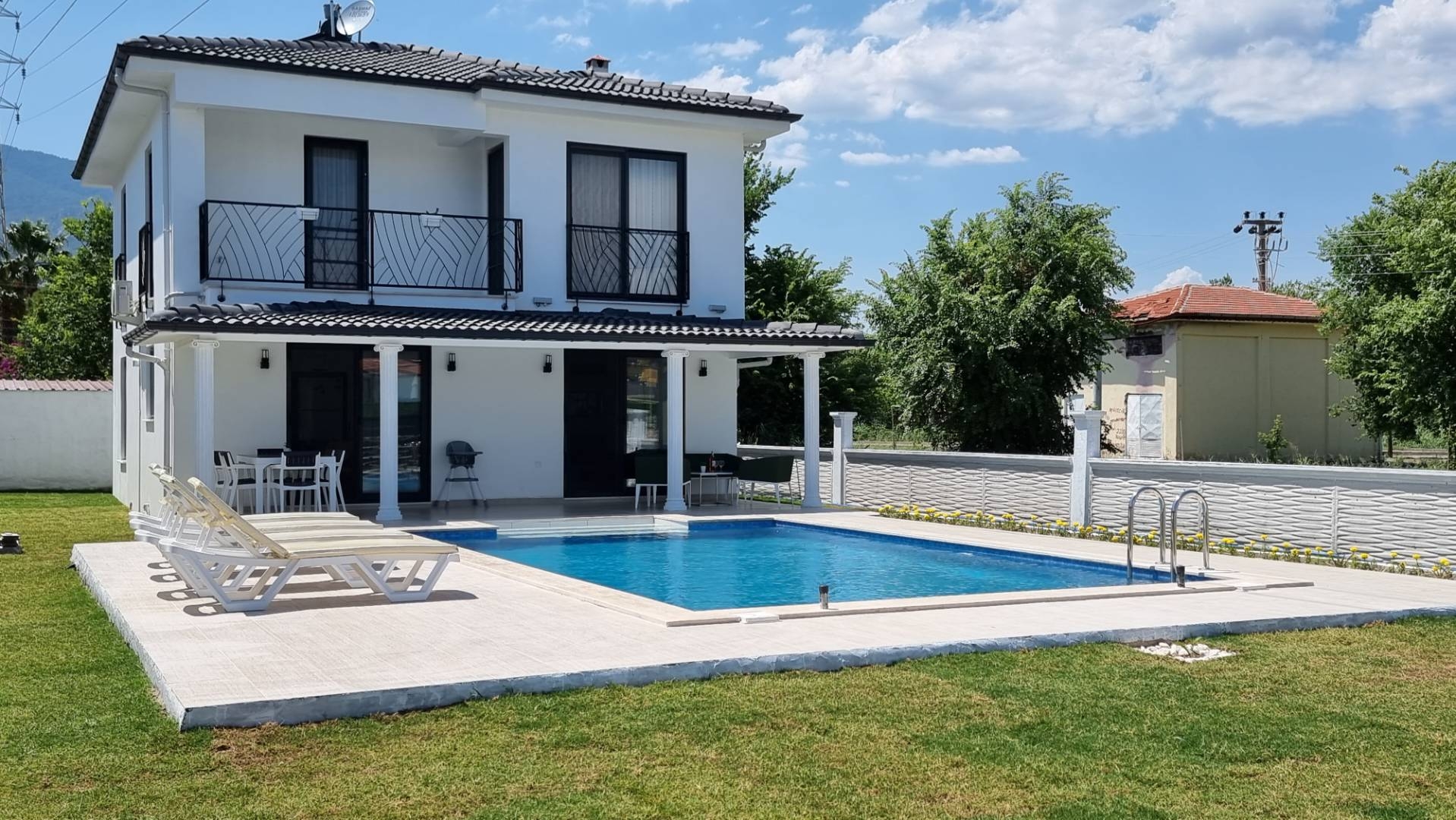 Muğla Ortaca'da Özel Havuzlu, Kalabalık Ailelere Uygun, Şık Villa