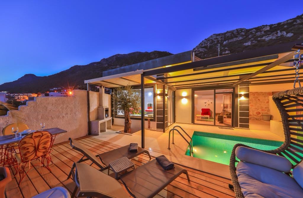 Kalkan Kördere'de Muhteşem Manzaralı, Özel Havuzlu, Jakuzili Villa