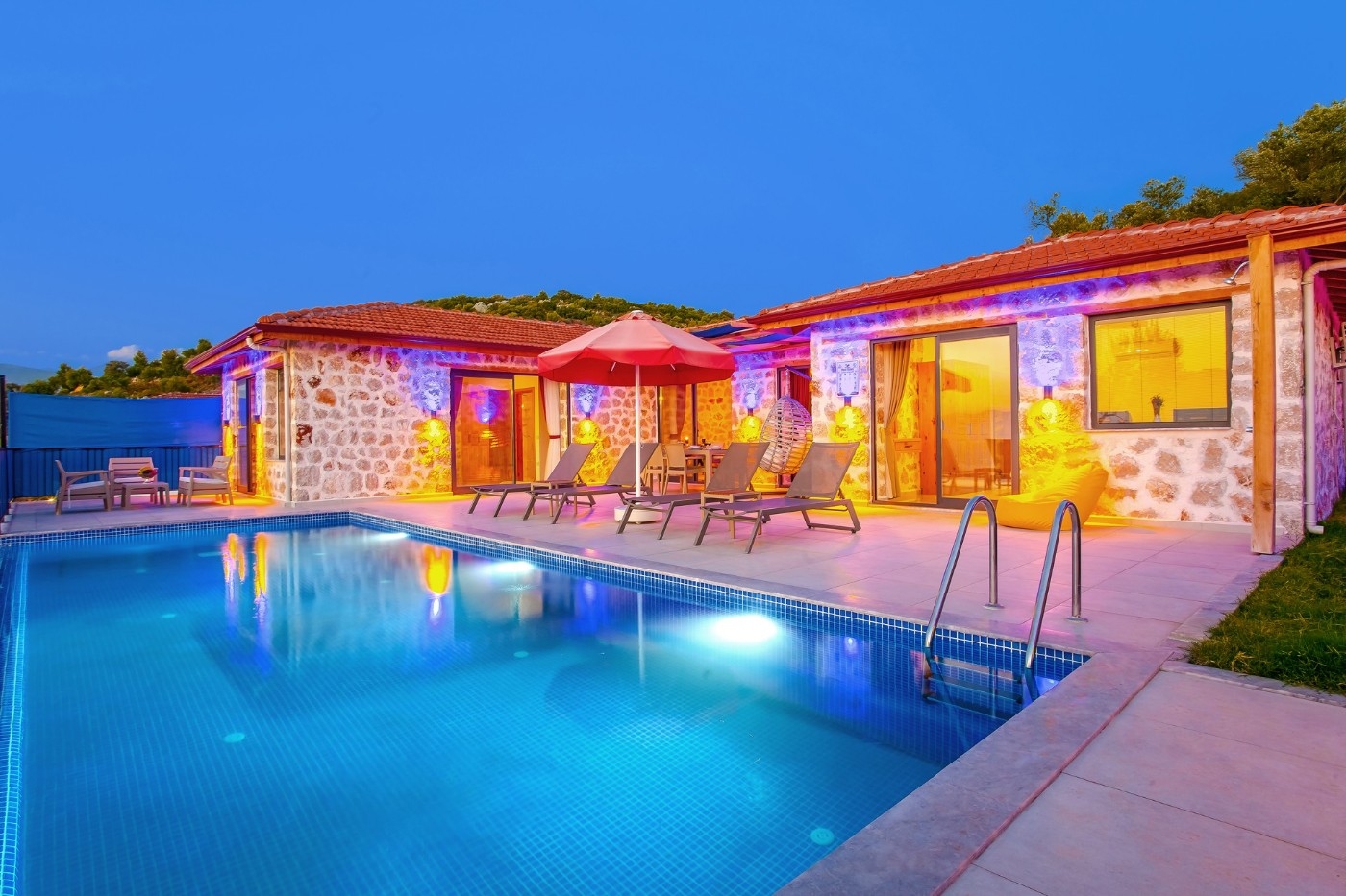 Kaş Yeşilköy'de Muhteşem Taş Mimarili, Özel Havuzlu, Lüks Villa