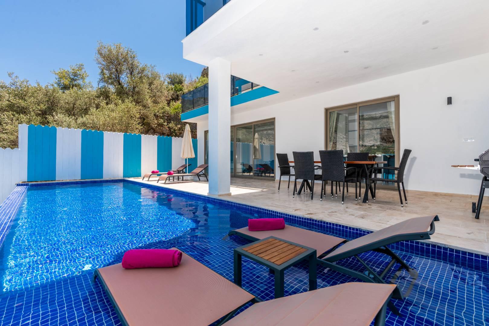 Kaş İslamlar’da Doğayla İç İçe, Jakuzili, Özel Havuzlu, Şık Villa-29475