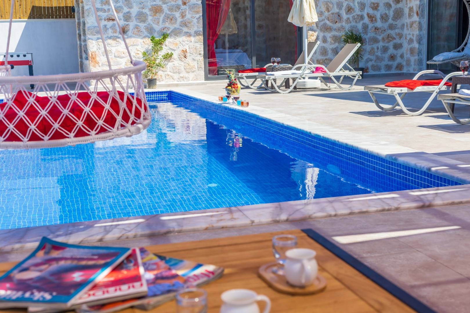 Kaş Yeşilköy'de Taş Mimarili, 4 Kişilik, Jakuzili, Kiralık Villa