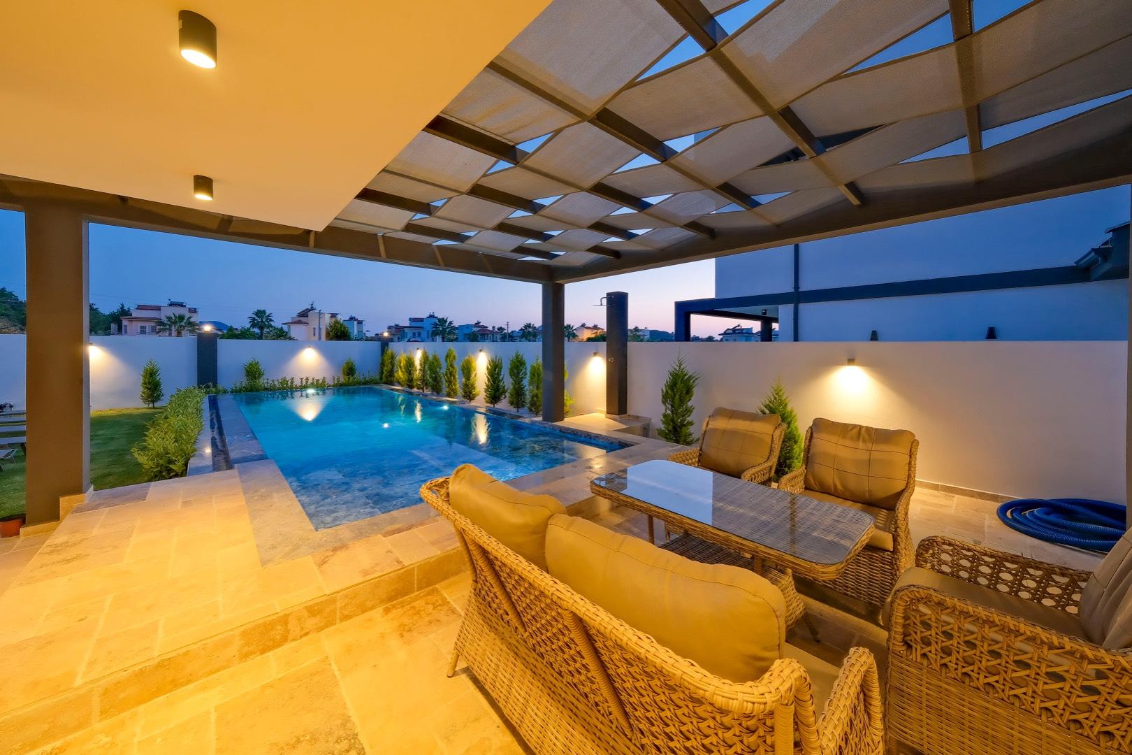 Fethiye Çiftlik'te Doğayla İç İçe, Açık ve Kapalı Havuzlu, Şık Villa-26388