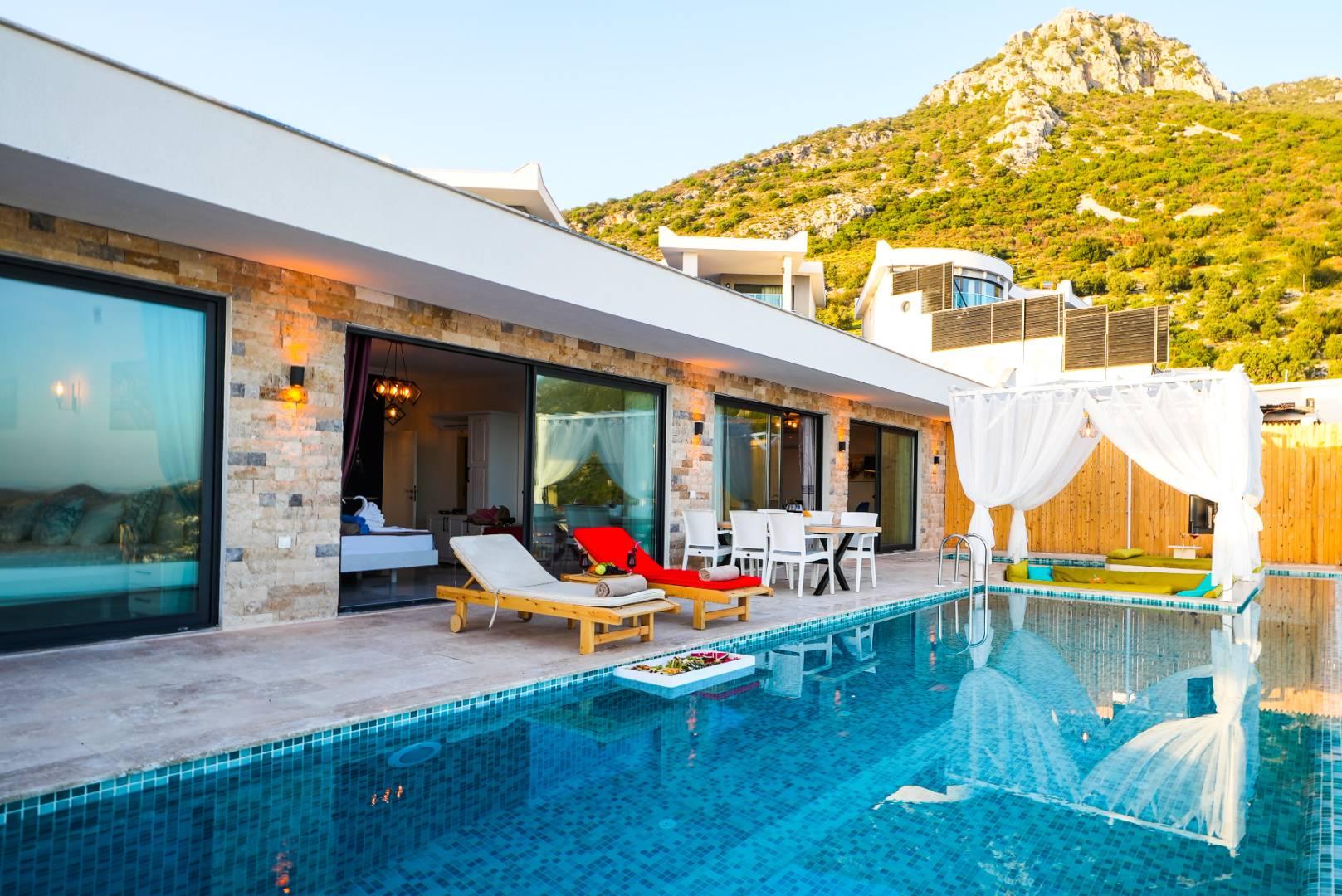 Kaş İslamlar'da Deniz Manzaralı, Özel Havuzlu, Jakuzili, Kiralık Villa-26646