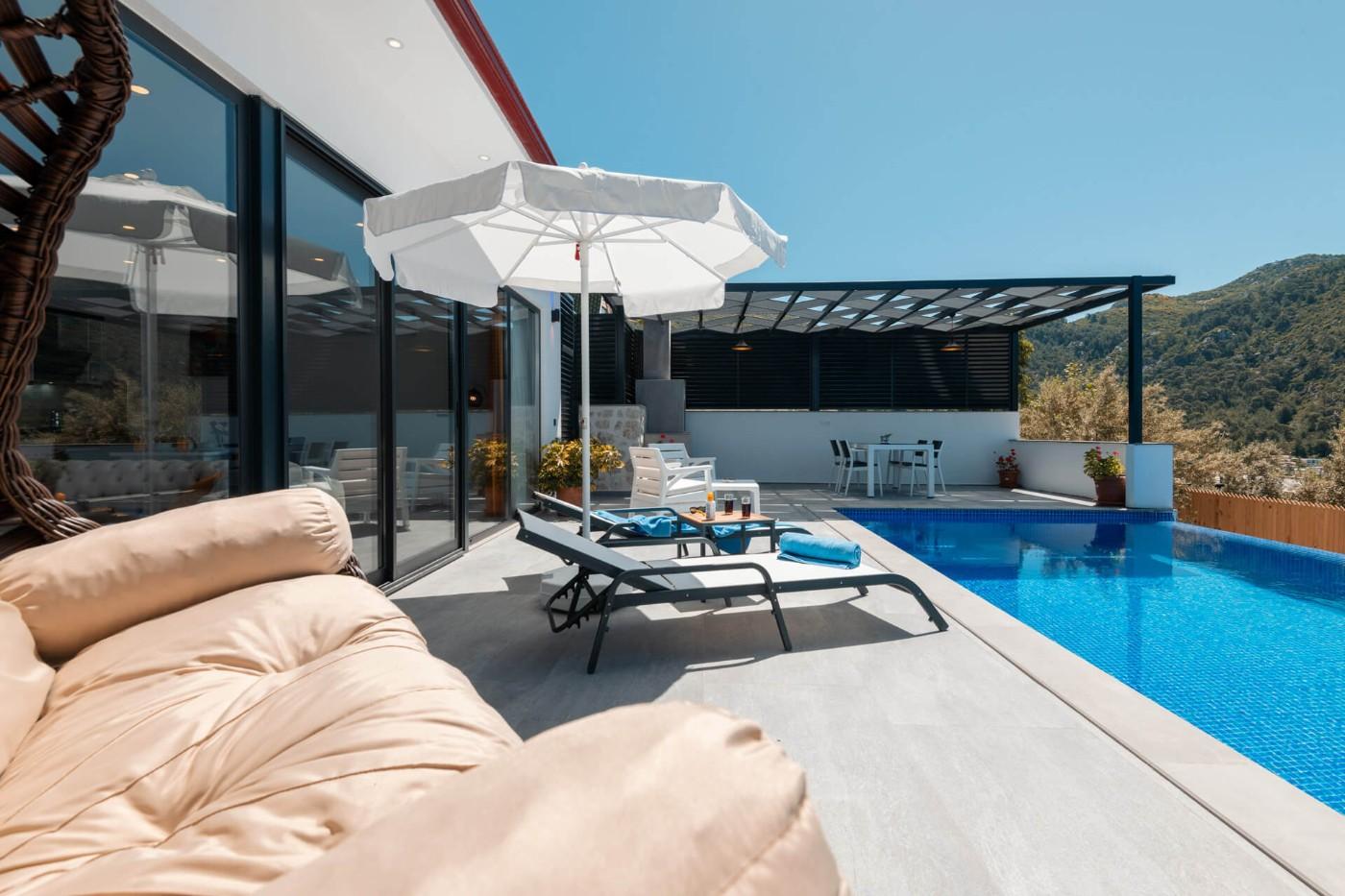 Kaş İslamlar'da Huzurlu Doğada, Açık ve Kapalı Havuzlu, Kiralık Villa-21217