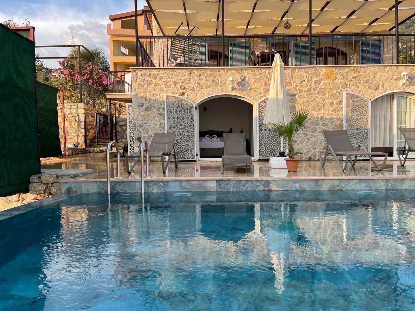 Fethiye'de Muhteşem Cennet Koyu Manzaralı, Özel Havuzlu, Şık Villa-27589