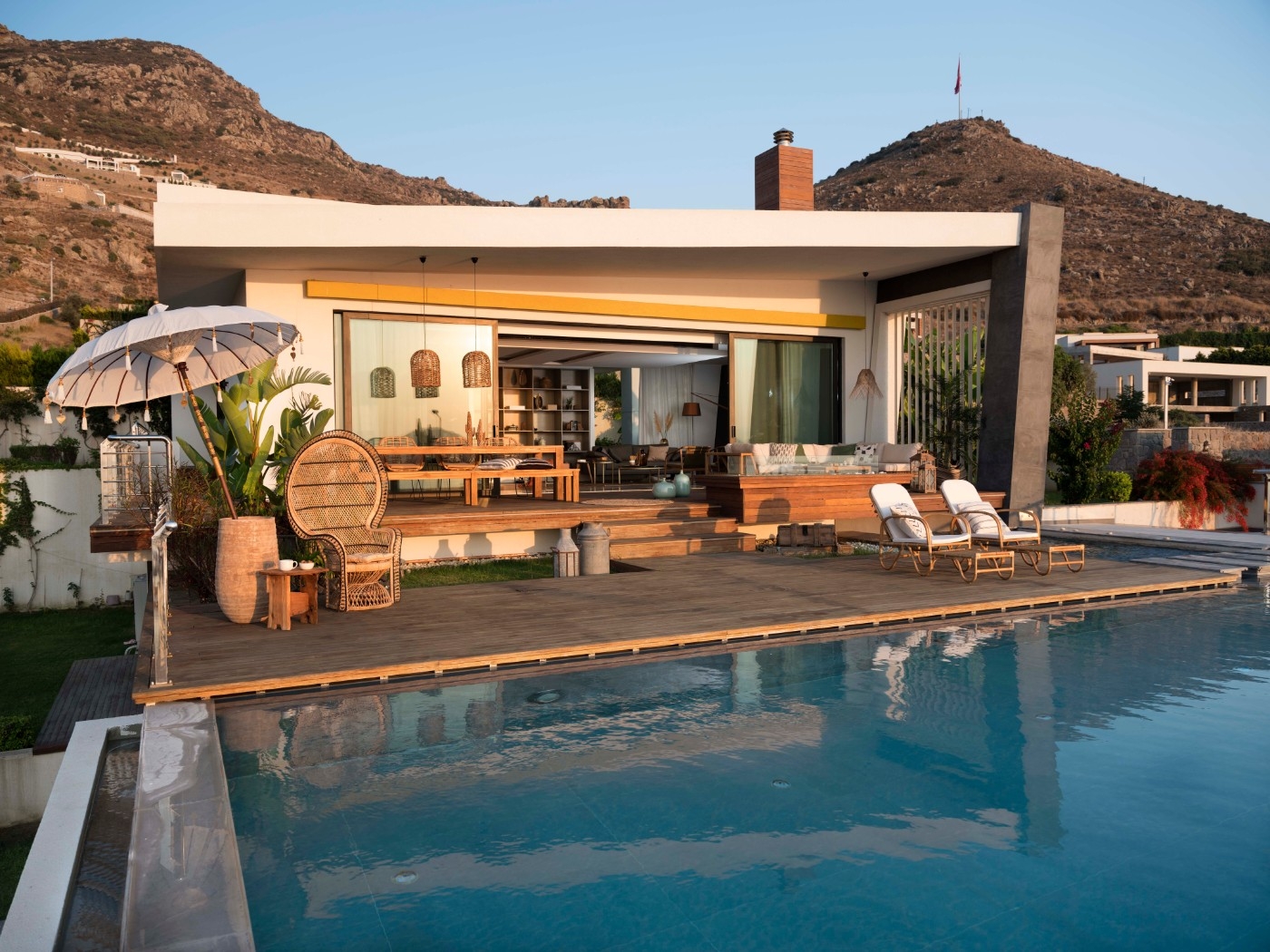 Bodrum'da Bohem Dekorasyona Sahip, Sonsuzluk Havuzlu, Hamamlı Villa