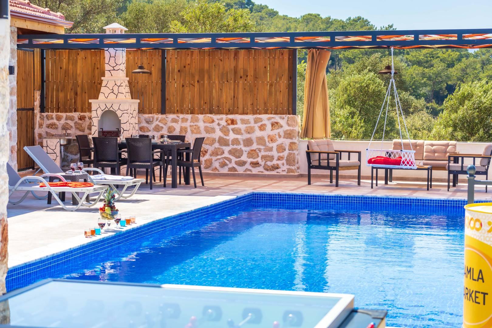 Kaş Yeşilköy'de Taş Mimarili, 4 Kişilik, Jakuzili, Kiralık Villa-28567