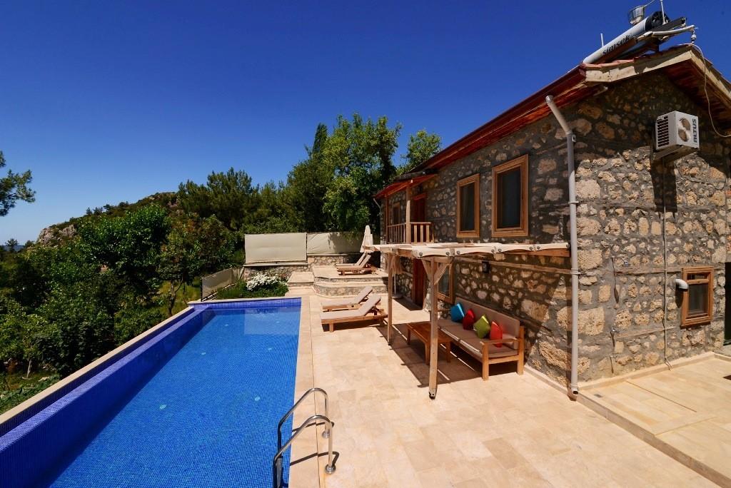 Kaş İslamlar'da Taş ve Ahşap Mimarili, Özel Havuzlu, 4 Kişilik Villa-12086