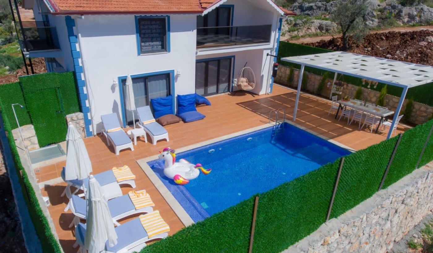 Kaş Bezirgan'da Geniş Ailelere Uygun, Özel Havuzlu, Kiralık Villa-19638