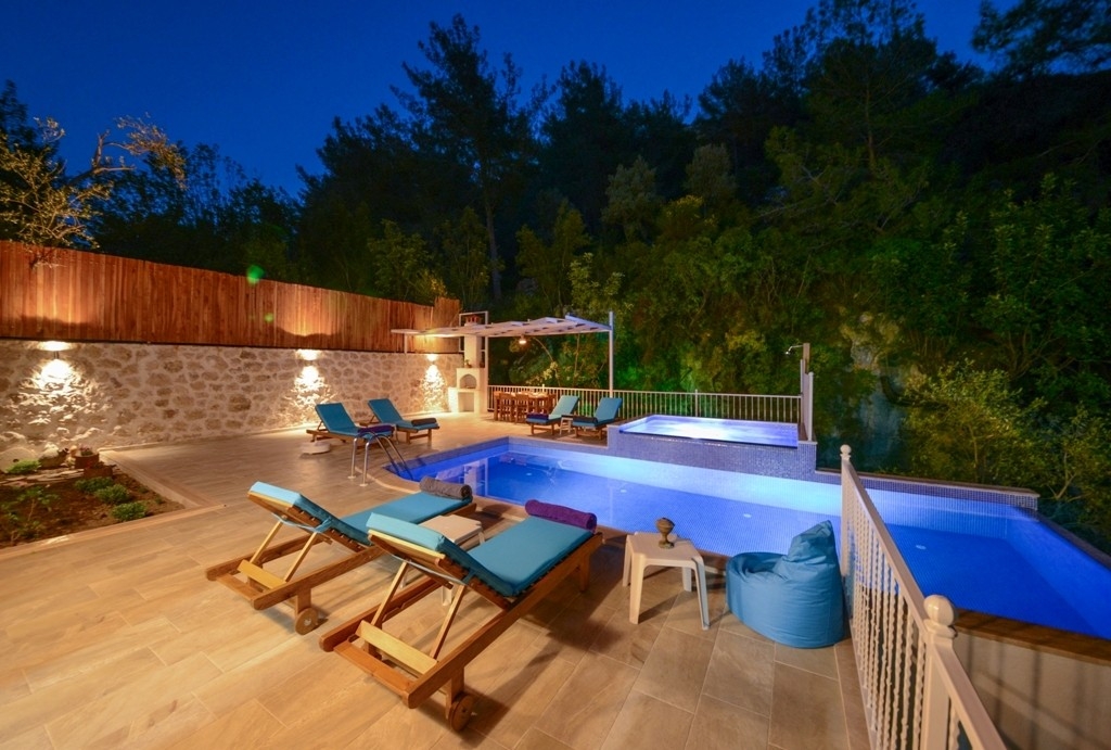 Kalkan İslamlar'da Yemyeşil Doğada, Özel Havuzlu, Jakuzili Villa