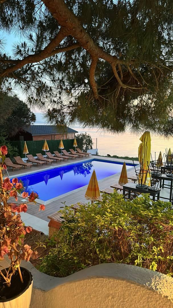 Balıkesir Avşa Adası'nda Deniz Sıfır, Ortak Havuzlu, Konforlu Oda-42151