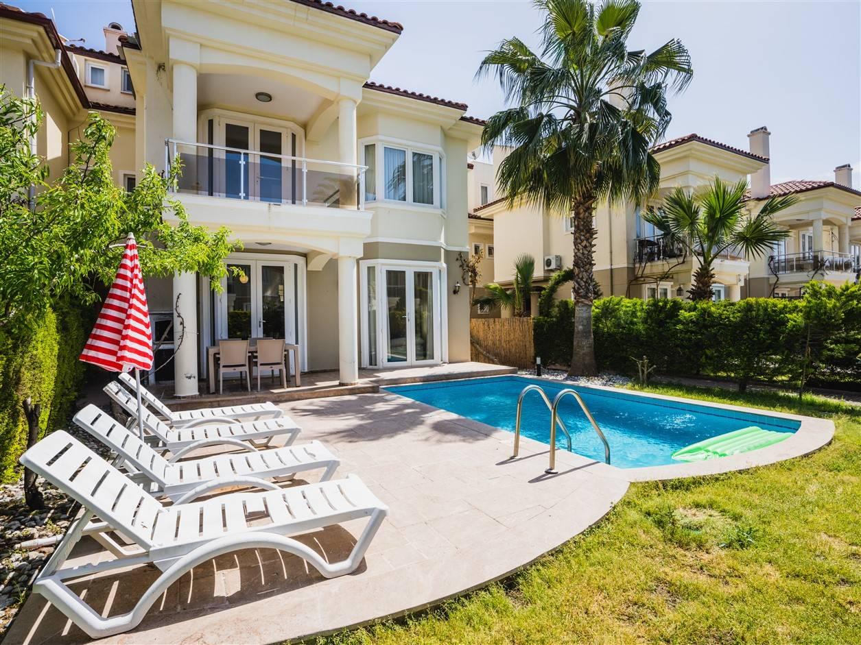 Muğla Fethiye'de 10 Kişilik, Özel ve Ortak Havuzlu, Kiralık Villa-29578